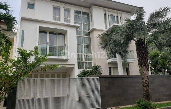 Rumah Huk 3 Lantai Ada Pool Permata Buana, Jakarta Barat 1