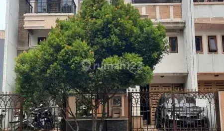 Rumah Hadap Barat, Bagus Berlokasi di Green Garden Residence Jakarta Barat 1