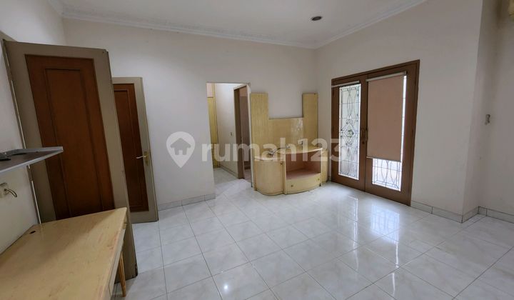 Rumah 2 Lantai Puri Indah