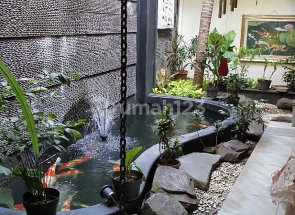 Rumah Asri dan terawat, lokasi eksklusif di Menteng 2