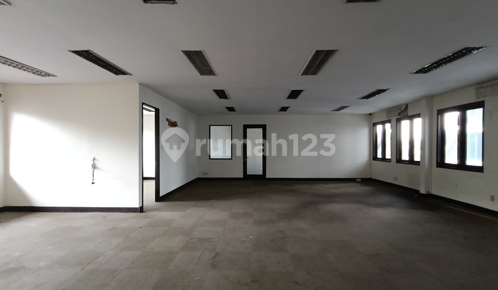 Disewakan Gedung Komersil