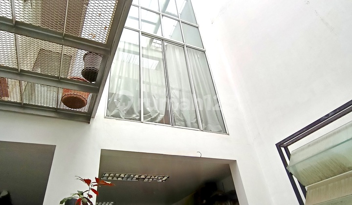 Dijual Rumah Cakep... Desain Modern Minimalis Letak Bagus Sekali 2