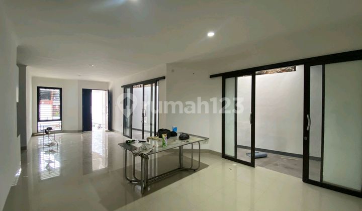 Di Sewakan Rumah Taman Aries. Lokasi Strategis. Bagus. Rapih. 2