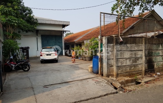 Ex workshop building on Jl Kejaksaan Kreo, Ciledug, Tangerang
