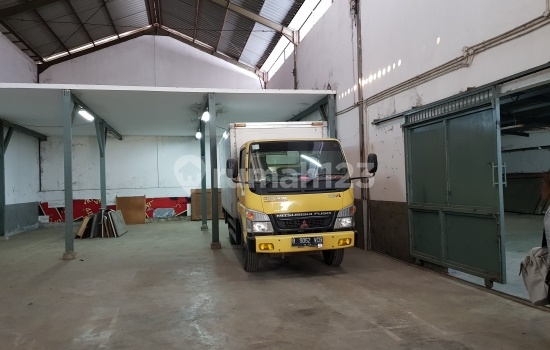 Bangunan Ex workshop di Jl Kejaksaan Kreo Ciledug Tangerang Bangunan Ex workshop di Jl Kejaksaan Kreo Ciledug Tangerang
