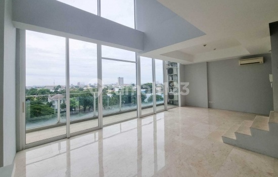 One 8 Apartment Loft Type 2 Floors 3 Bedrooms Location in Front of Metro TV Kedoya, West Jakarta