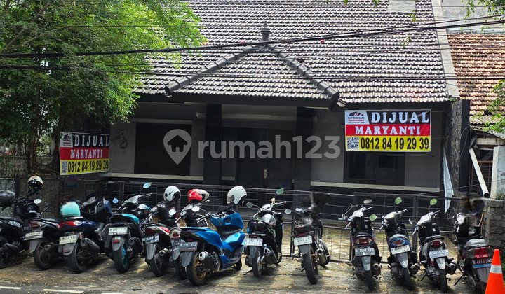 Rumah 1 Lantai di Danau Toba Bendungan Hilir Depan Gereja Kristus Raja Pejompongan Rumah 1 Lantai di Danau Toba Bendungan Hilir Depan Gereja Kristus Raja Pejompongan