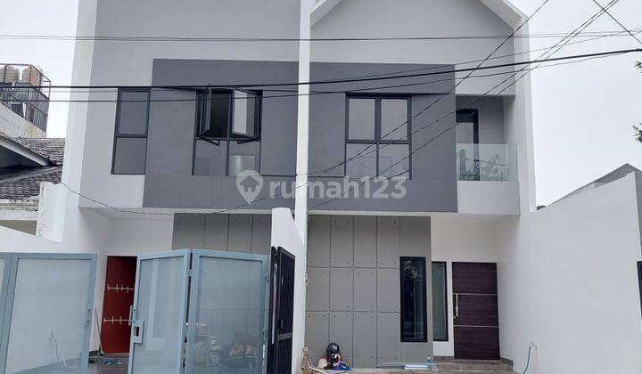 Dijual Rumah Brandnew Lokasi Bagus Jalan Lebar di Kavling DKI 1