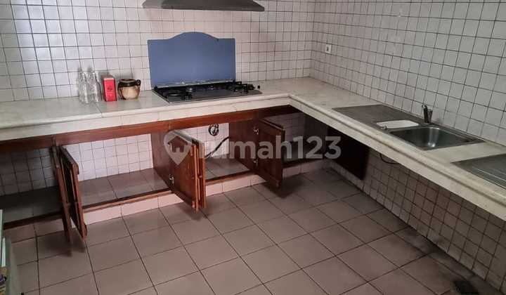 Jual Rumah tua Harga Tanah lokasi dekat taman 2