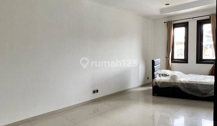 Rumah 2 Lantai di Puri Indah dalam cluster bagus 2