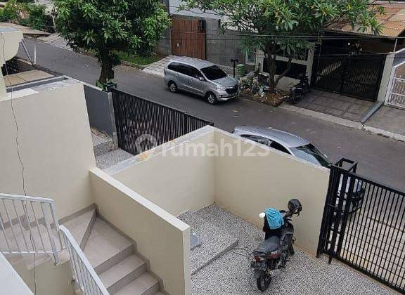 Rumah 3 lantai brandnew siap huni perumahan bagus 1