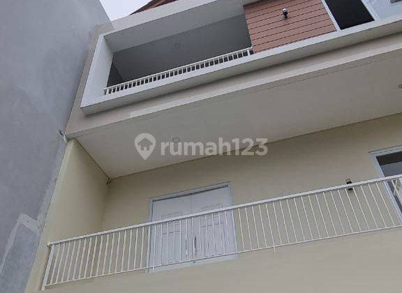 Rumah 3 lantai brandnew siap huni perumahan bagus 2