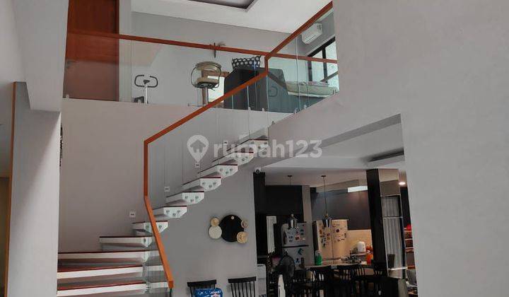 Rumah Baru Bangunan Minimalis Modern di Puri Indah 1