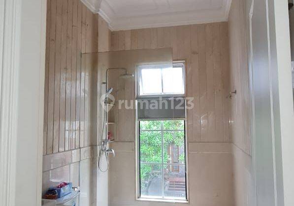 Rumah split level dalam lingkungan bagus Permata Buana 2