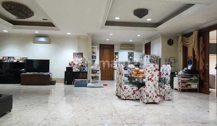 Rumah Boulevard Besar Luas Dan Mudah Akses Parkir 2