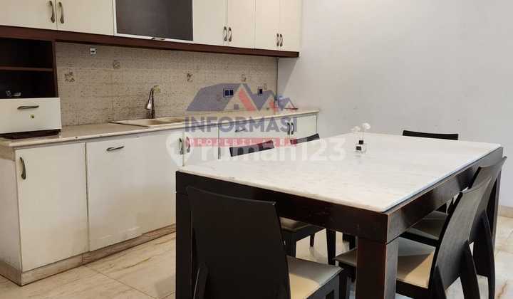 A Strong Minimalist House Beautifully Captivating the Heart