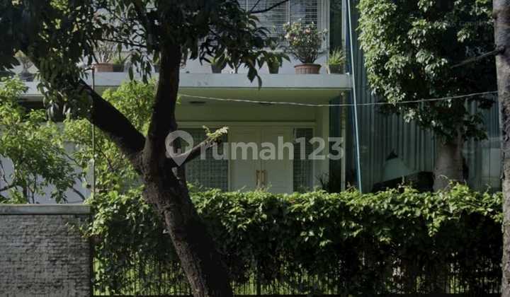 House On Boulevard Puri Indah Can Be Commercial