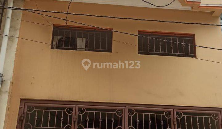 Rumah 4 Lantai Strategis Murah 1