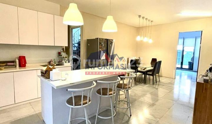 Nice and Luxurious House in Taman Kebun Jeruk Intercon, West Jakarta 2