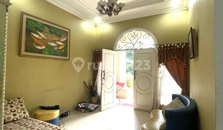 Ready-to-Occupy House in a Good Location at Taman Villa Meruya, West Jakarta 2