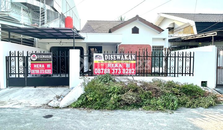Rumah dengan Lokasi Strategiis di Kedoya Baru Blok C Jakarta Barat