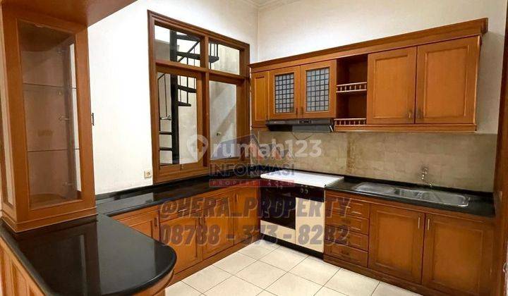 Rumah Kondisi Rapi Dan Full Furnished Dan Lokasi Bagus di Meruya Jakarta Barat 2