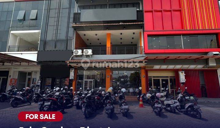 Dijual Ruko Gandeng 3 Metro One ( 3 lantai ) lokasi strategis bebas banjir di Jl. Raden Saleh Karang tengah 1