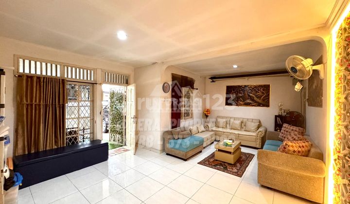 For Sale House in Taman Meruya Illir Area 120 M Near IPEKA International School Price 2B 2