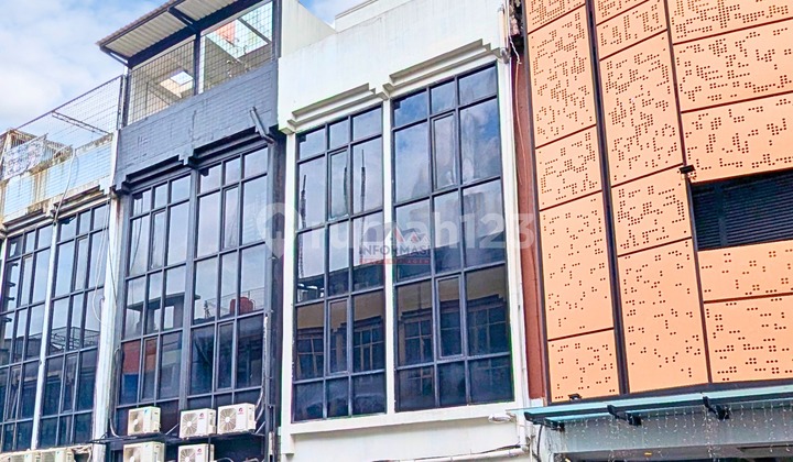 For Sale 4-Storey Kedoya Center Shop House Near Kebun Jeruk Toll Access 2