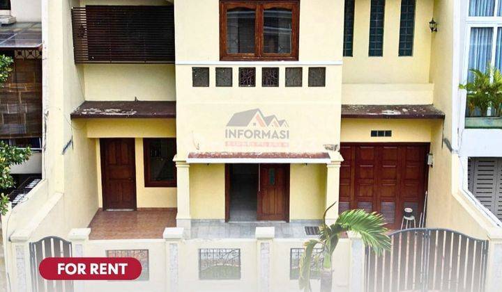 Disewakan Rumah Kondisi Bagus Siap Huni Di Permata Buana Area Jakarta Barat 4 Kamar Tidur  1