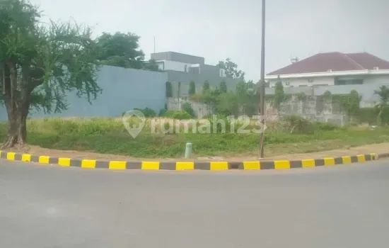 Tanah Lokasi Strategis. Jalan Besar di Boulevard Komplek Intercon, Jakarta Barat 2