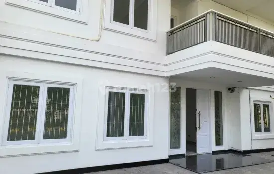 Rumah Siap Huni Dan Baru Renovasi di Komplek Intercon, Jakarta Barat 1