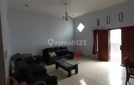 Rumah Interior Semi Furnished Dan Berlokasi Sangat Strategis di Meruya Jakarta Barat 2