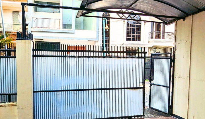 Rumah Puri Media, Jakarta Barat, Hitung Tanah Saja Rumah Puri Media, Jakarta Barat, Hitung Tanah Saja