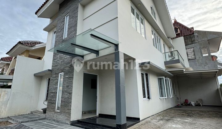 Rumah Second Rasa Premeri Permata.puri Media, Jakarta Barat Rumah Second Rasa Premeri Permata.puri Media, Jakarta Barat