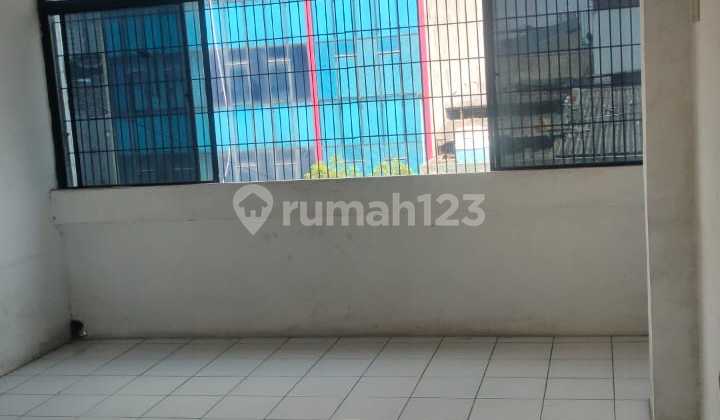 Looking for a Shop House for Rent in Tanjung Duren? This Shop House Makes Your Business Even Cooler! 1