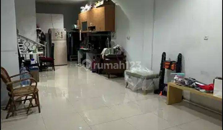 `disewakan: Rumah Di Jelambar Utama Iv, Dijamin Nggak Bakal Nyesel (kecuali Nyesel Kenapa Nggak Dari Dulu Sewanya)!` 1