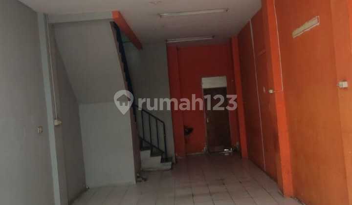 Looking for a Shop House for Rent in Tanjung Duren? This Shop House Makes Your Business Even Cooler! 2