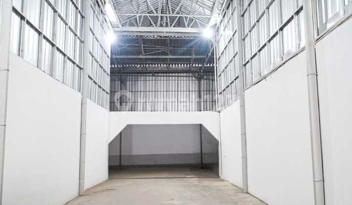 `Sultan's Warehouse in Tambora Flagpole: Rent for Just the Price of an Apartment, Buy and You Could Become a Billionaire!`