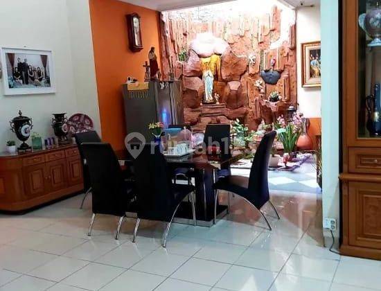 Rumah Permata Buana Lt.200m2, 2 Lantai 1