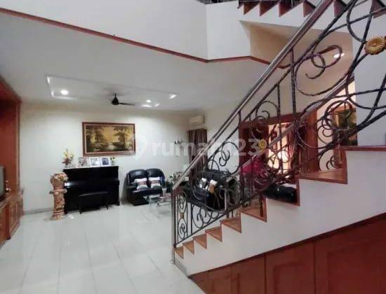 Rumah Permata Buana Lt.200m2, 2 Lantai 2