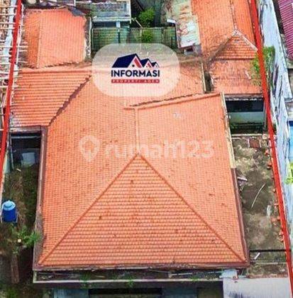 Rumah tua di Menteng
Luas tanah : 748 m2 ( 17.5 x 42.5)
Luas bangunan : 500 m2 1