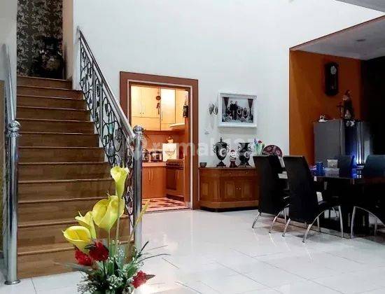 Rumah Permata Buana, lt 200, 2 lantai, Bagus 2