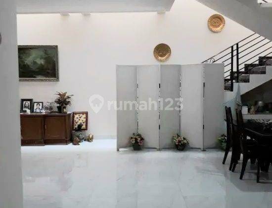 Rumah Sunrise Garden, lt.148m2, 2 Lantai, Bagus, Timur 2