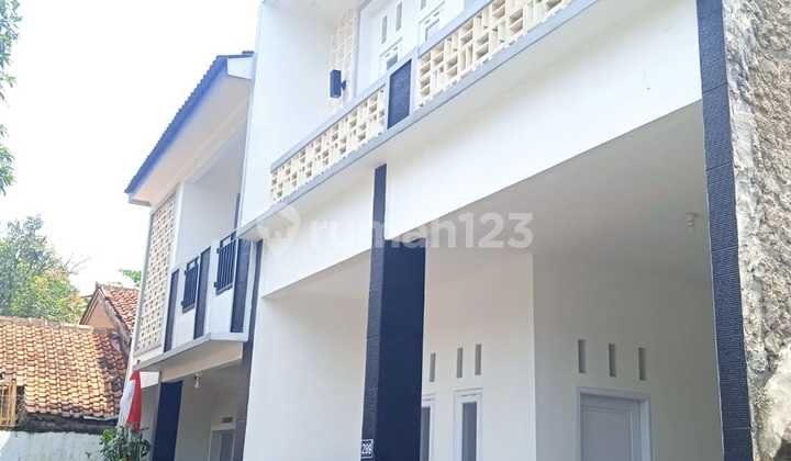 Rumah Bagus Unfurnished SHM Gede Bage, Bandung 2