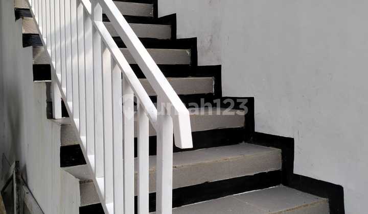 rooftop rumah terenovasi shm di padalarang,