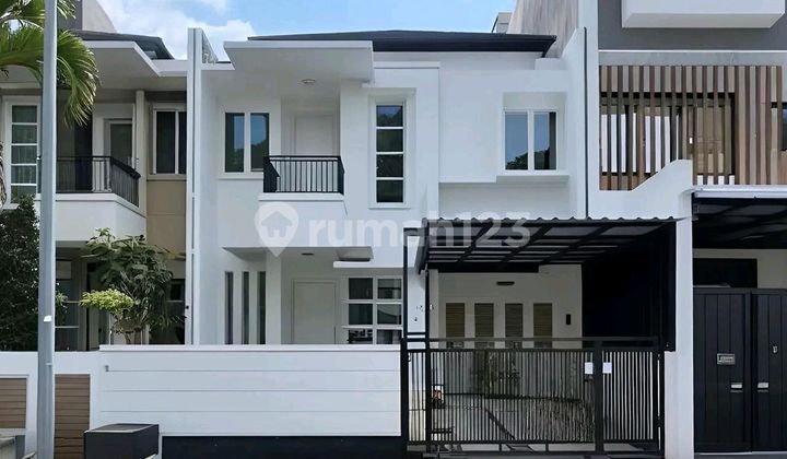 Rumah 2 Lt , Sdh Renov, Siap Huni