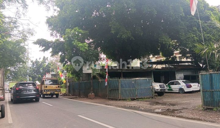 Commercial Space for Rent, Former Workshop in Srengseng Raya Commercial Space for Rent, Former Workshop in Srengseng Raya