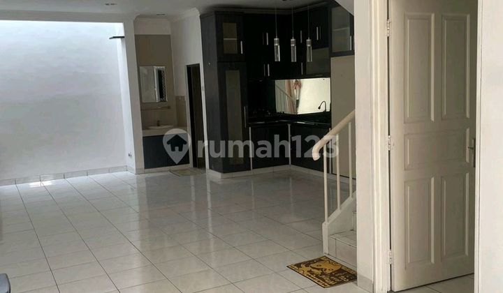 Ready-to-Occupy House in Tmn Aries. 2 Floors 2