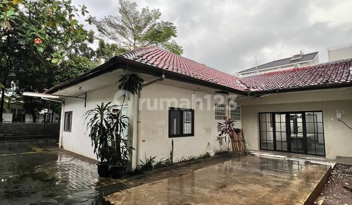 Rumah Lama Hitung Tanah, SHM, Lokasi Strategis di Kebayoran Baru